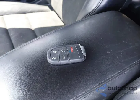 2019 Jeep Grand Cherokee Altitude 4X4 z USA, uszkodzony, nr VIN 1C4RJFAG1KC845542